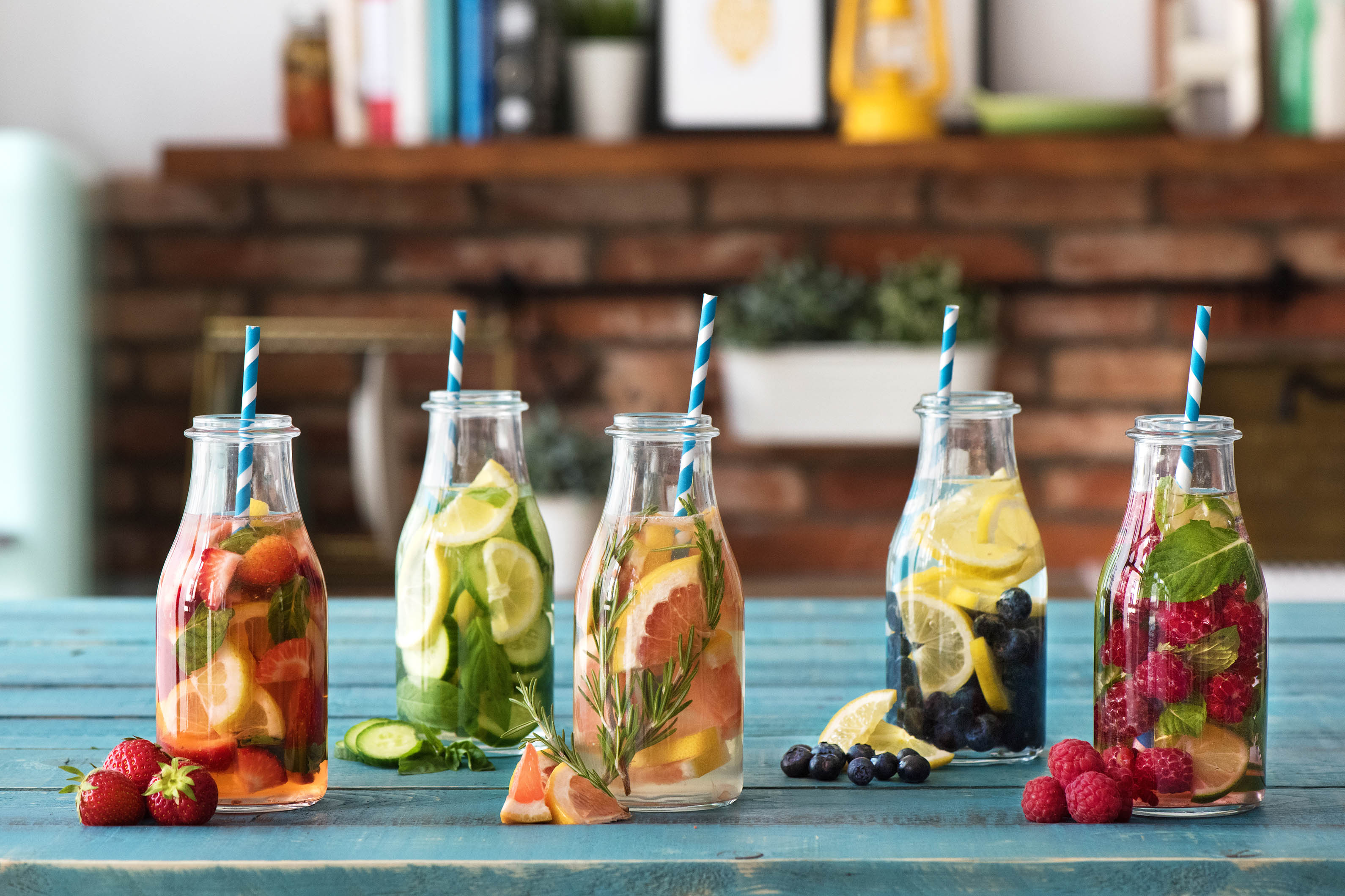 boost your metabolism-how to-healthy eating- hellofresh-infused water