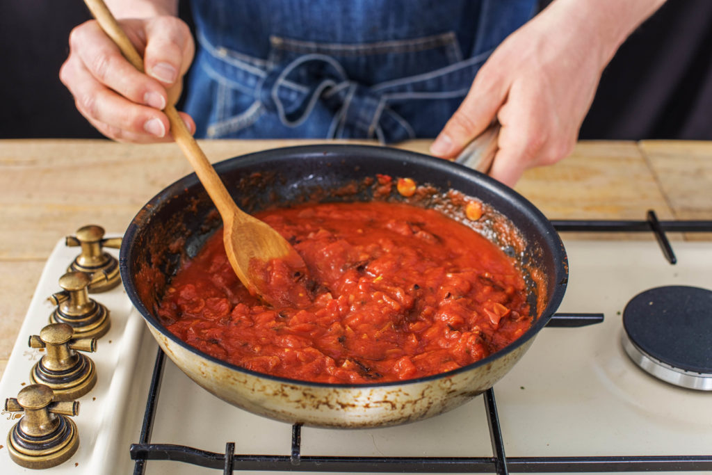 tomato sauce cooking