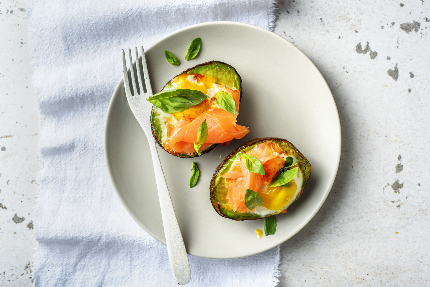 hellofresh-creative avocado recipes -egg-avocado-breakfast-brunch