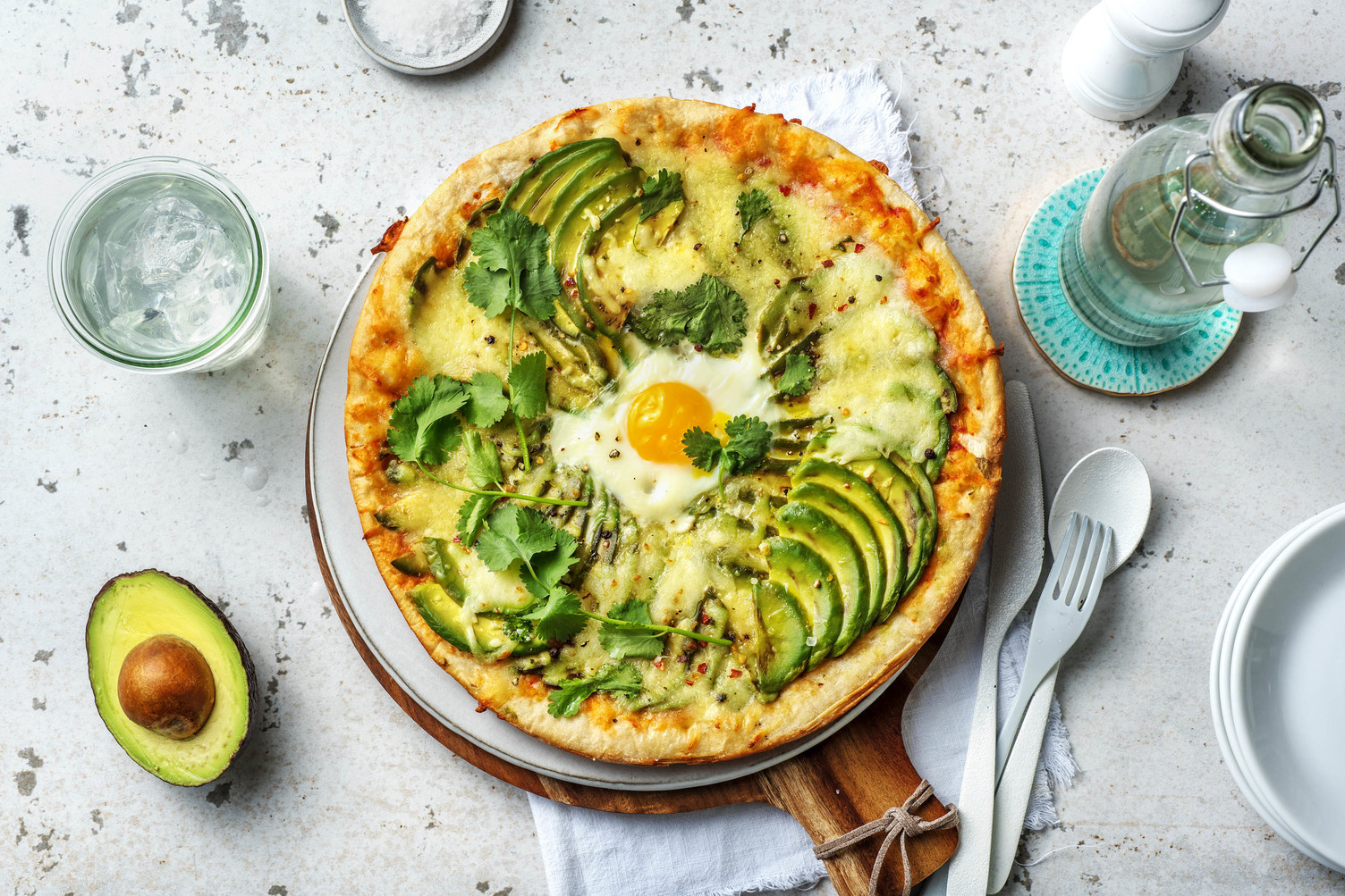 hellofresh-creative avocado recipes -pizza-avocado